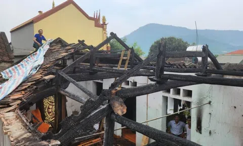 Thanh Hóa: Ngôi nhà có nhiều đồ vật tự bốc cháy đã bị lửa thiêu rụi