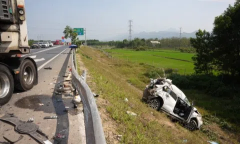 Thủ tướng Phạm Minh Chính chỉ đạo khẩn trương làm rõ nguyên nhân tai nạn giao thông trên cao tốc Cam Lộ - La Sơn