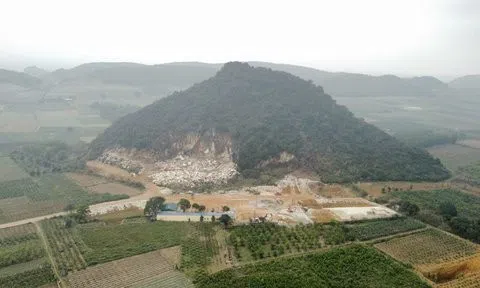 Dừng khai thác đá vì phát hiện hang động gần nơi phát tích triều Nguyễn