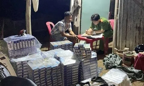 Kiên Giang: Tạm giữ 2 đối tượng vận chuyển 6.340 bao thuốc lá nhập lậu